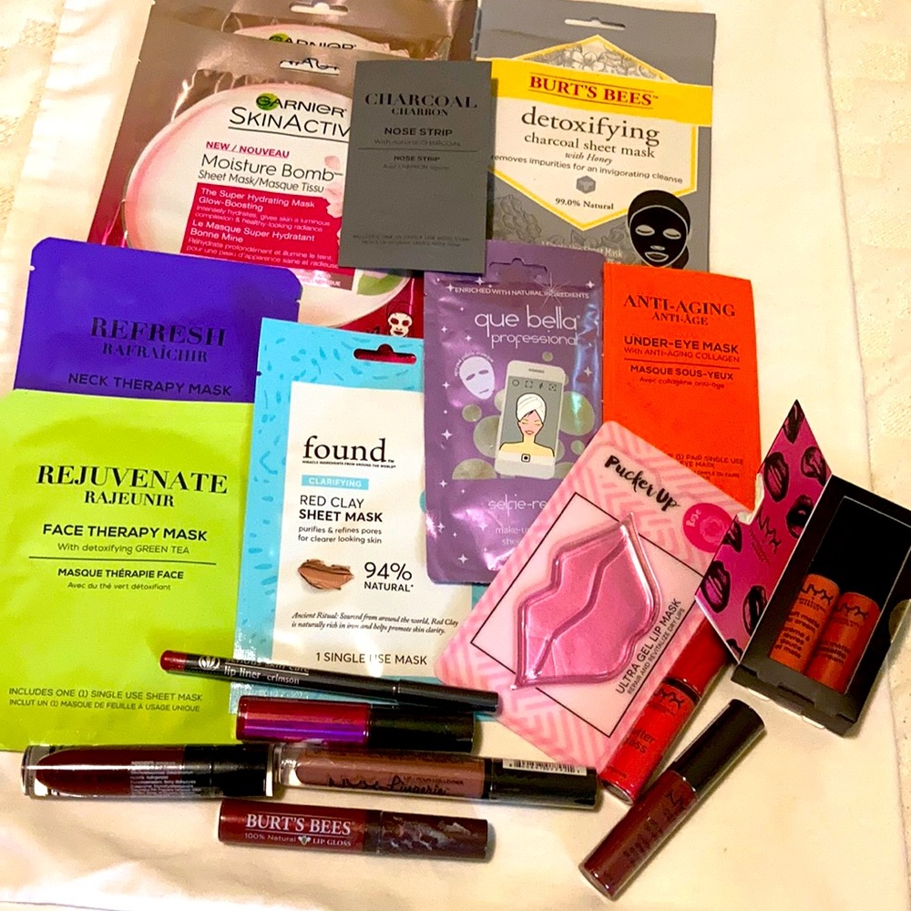 It’s not you, it’s me bundle! Face masks/lip gloss